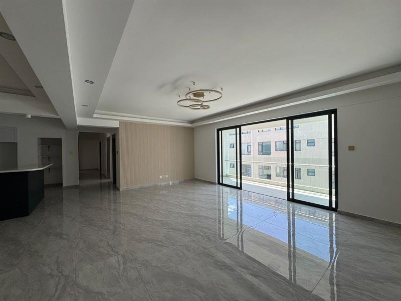 Four-bedroom apartment
