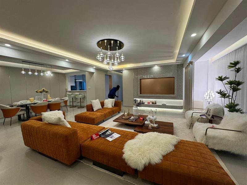 Royal Oak, Completed, furnished, ready to walk through